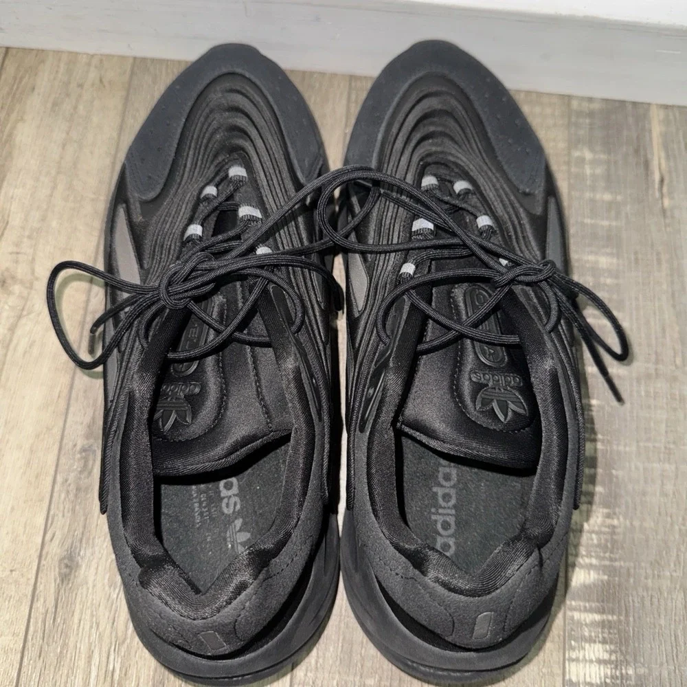 Adidas Originals Ozelia Black Sneakers Men's US 9.5 Chunky Casual Shoes